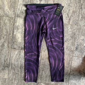 Nike Leggings Capris Crops Small NWT